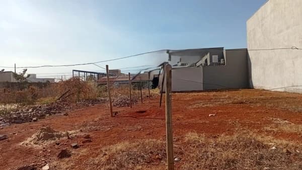Terreno à venda no bairro Jardim Ipanema em Uberlândia/MG