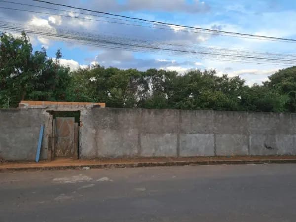 Terreno à venda no bairro Maria Eugênia em Araguari/MG