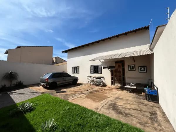 Casa à venda no bairro Jardim Botânico em Uberlândia/MG
