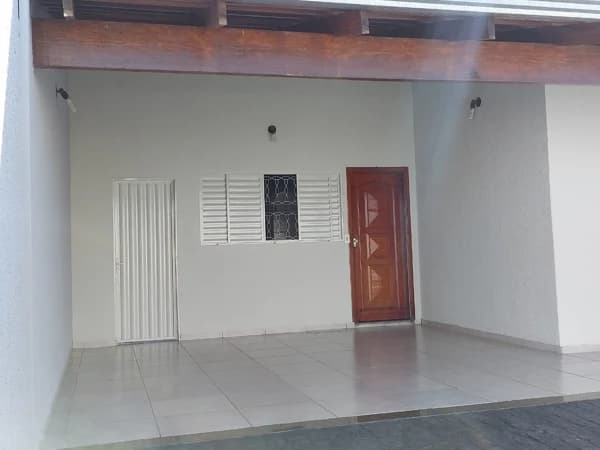 Casa à venda no bairro Santa Rosa em Uberlândia/MG