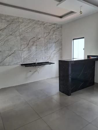 Casa à venda no bairro Jardim Holanda em Uberlândia/MG
