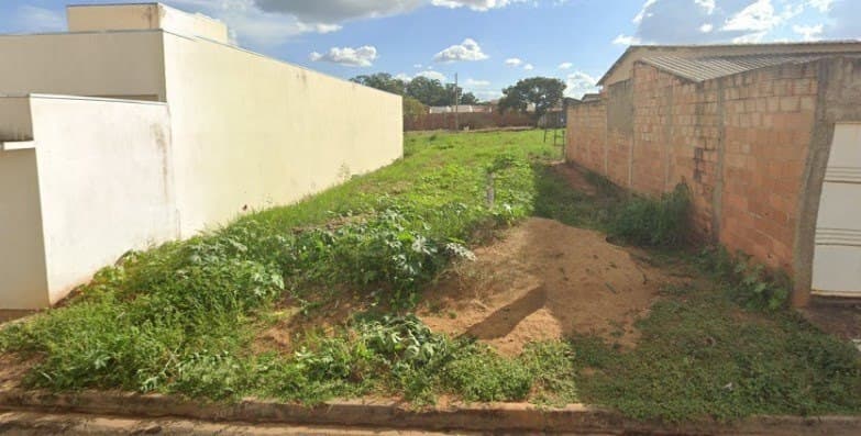 Terreno à venda no bairro Jardim das Palmeiras em Uberlândia/MG
