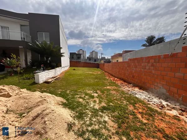 Terreno no Condomínio Jardim Maringá