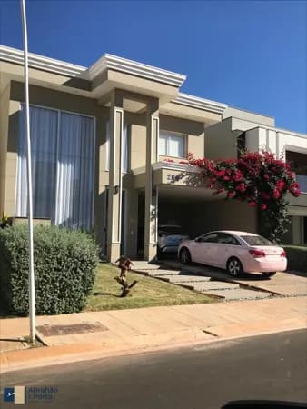 Sobrado no Condomínio Dona Maria José