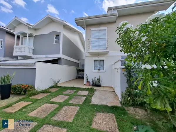 Sobrado Moderno com 3 Dormitórios no Condomínio Green Village