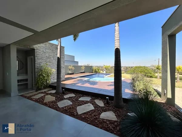 Casa alto padrão no Condomínio Terras de Itaici