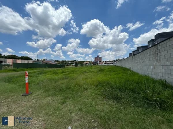 Terreno Comercial à Venda, em Salto/SP