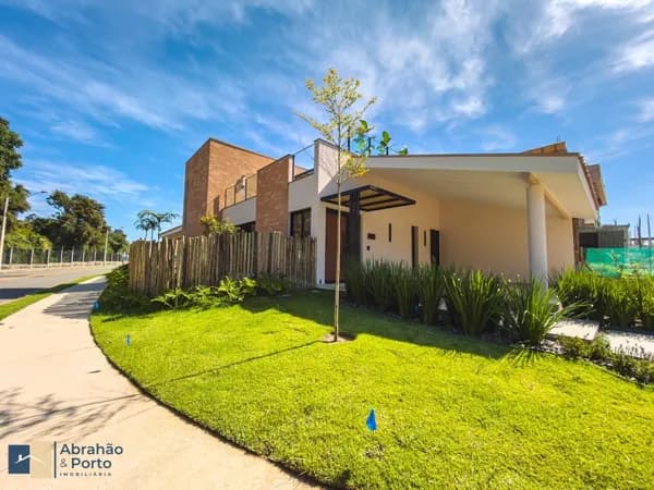 Linda casa térrea no condomínio Evidências!