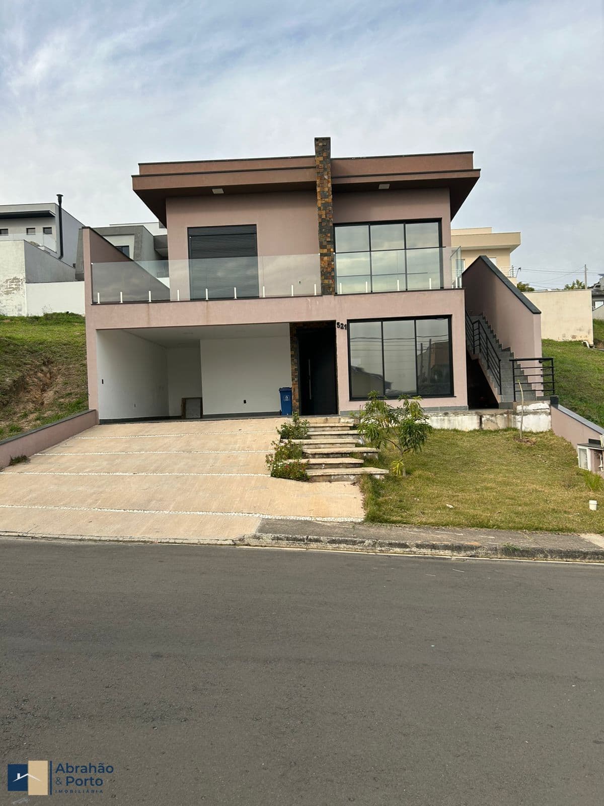 Sobrado à venda no Condomínio Terra Magna, em Indaiatuba-SP.