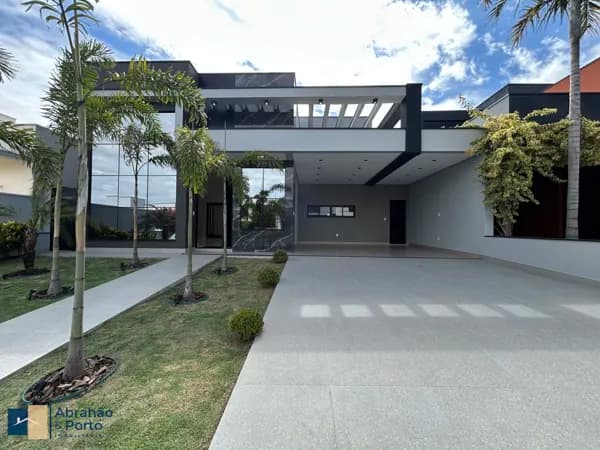 Casa Térrea no Condomínio Residencial Dona Lucilla