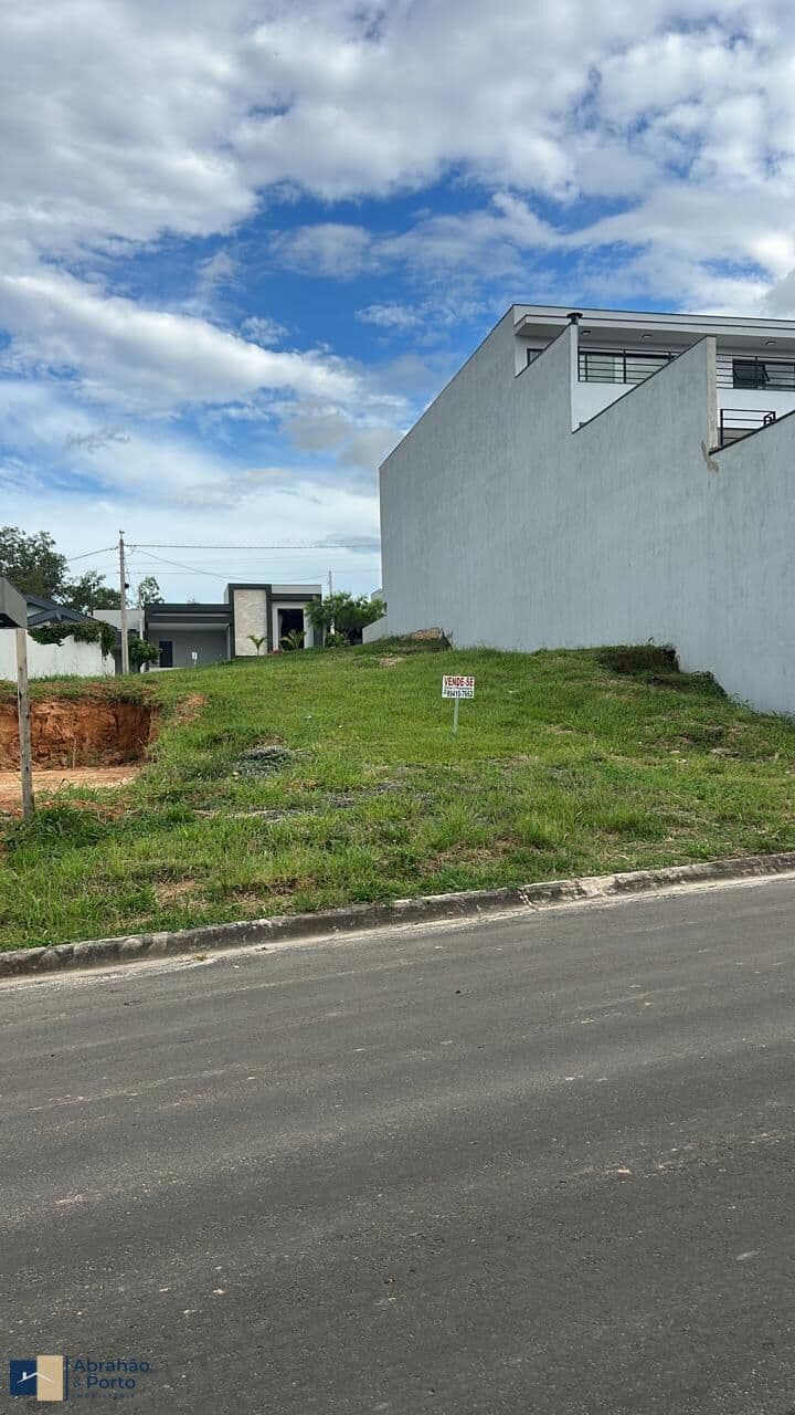 Terreno à venda no Condomínio Jardim Laguna em Indaiatuba/SP.