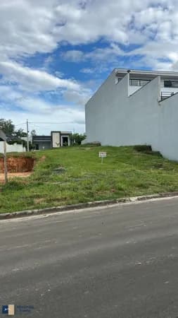 Terreno à venda no Condomínio Jardim Laguna em Indaiatuba/SP.