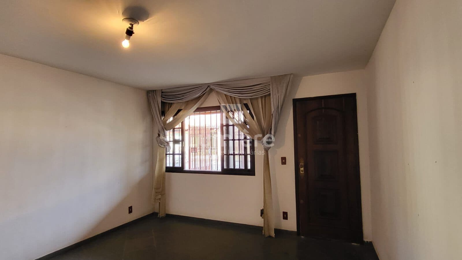 Casa Duplex 3 Quartos sendo 1 Suíte no Jardim Belvedere, Cidade Nova, Volta Redonda -RJ
