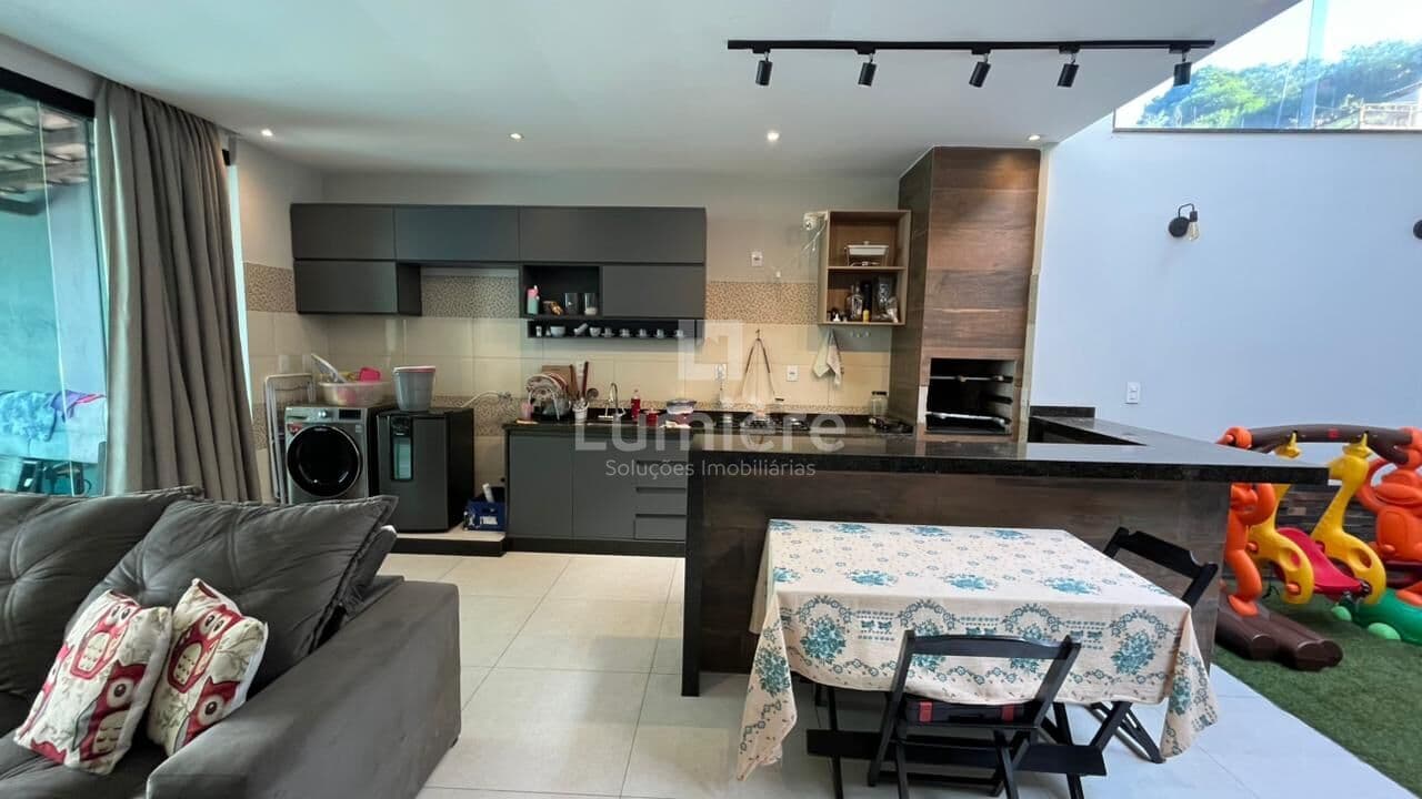 Casa Duplex 3 Quartos sendo 1 Suíte no São Lucas, Volta Redonda - RJ