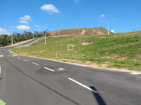 Lote 268 m² no Reserva do Valle I, Rod. dos Metalúrgicos em Volta Redonda - RJ