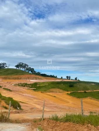Lote de 300 m² à Venda no Loteamento Bairro de Fátima – Barra do Piraí/RJ