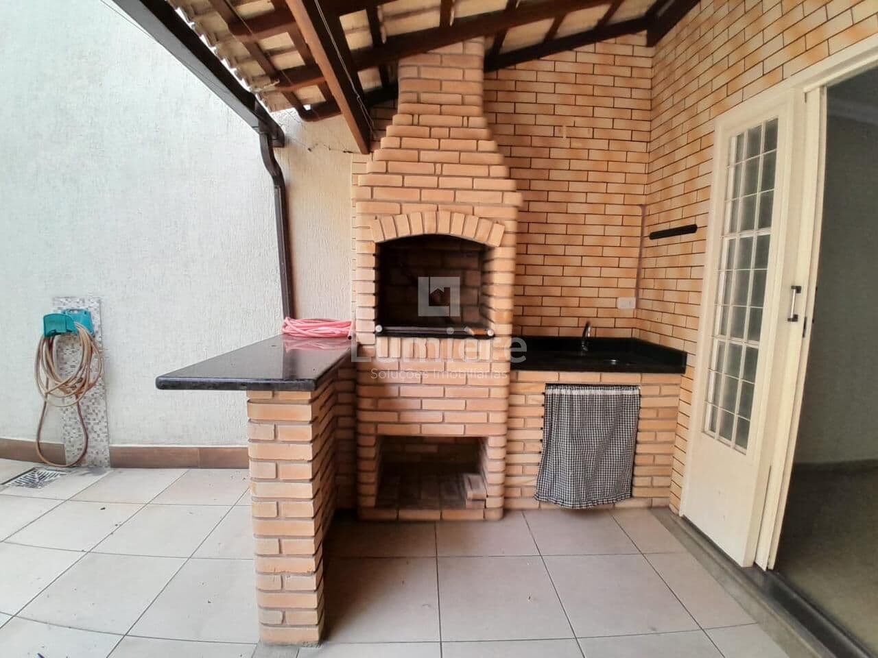 Casa Duplex à Venda em Volta Grande IV - Volta Redonda - RJ