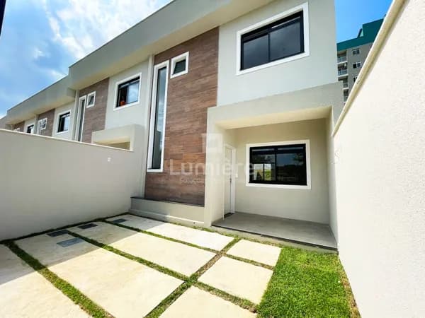 Casa Duplex 3 Quartos sendo 1 Suíte no Loteamento Mirante do Bosque - Água Limpa, Volta Redonda - RJ