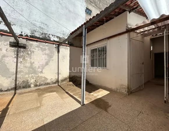 Casa 2 Quartos no Bairro de Fátima, Barra do Piraí - RJ