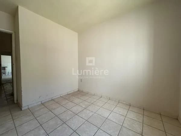 Casa 2 Quartos no Bairro de Fátima, Barra do Piraí - RJ