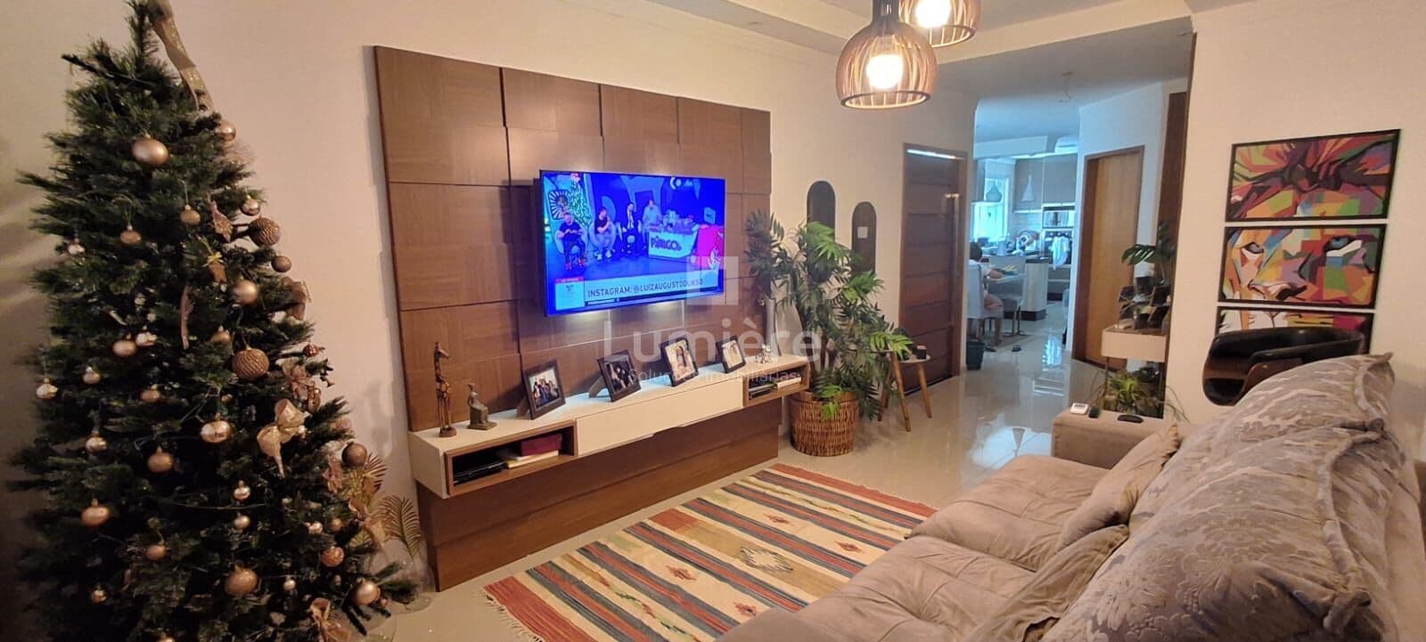Casa Sobreposta 6 Quartos sendo 2 Suítes no Santa Cruz, Volta Redonda - RJ