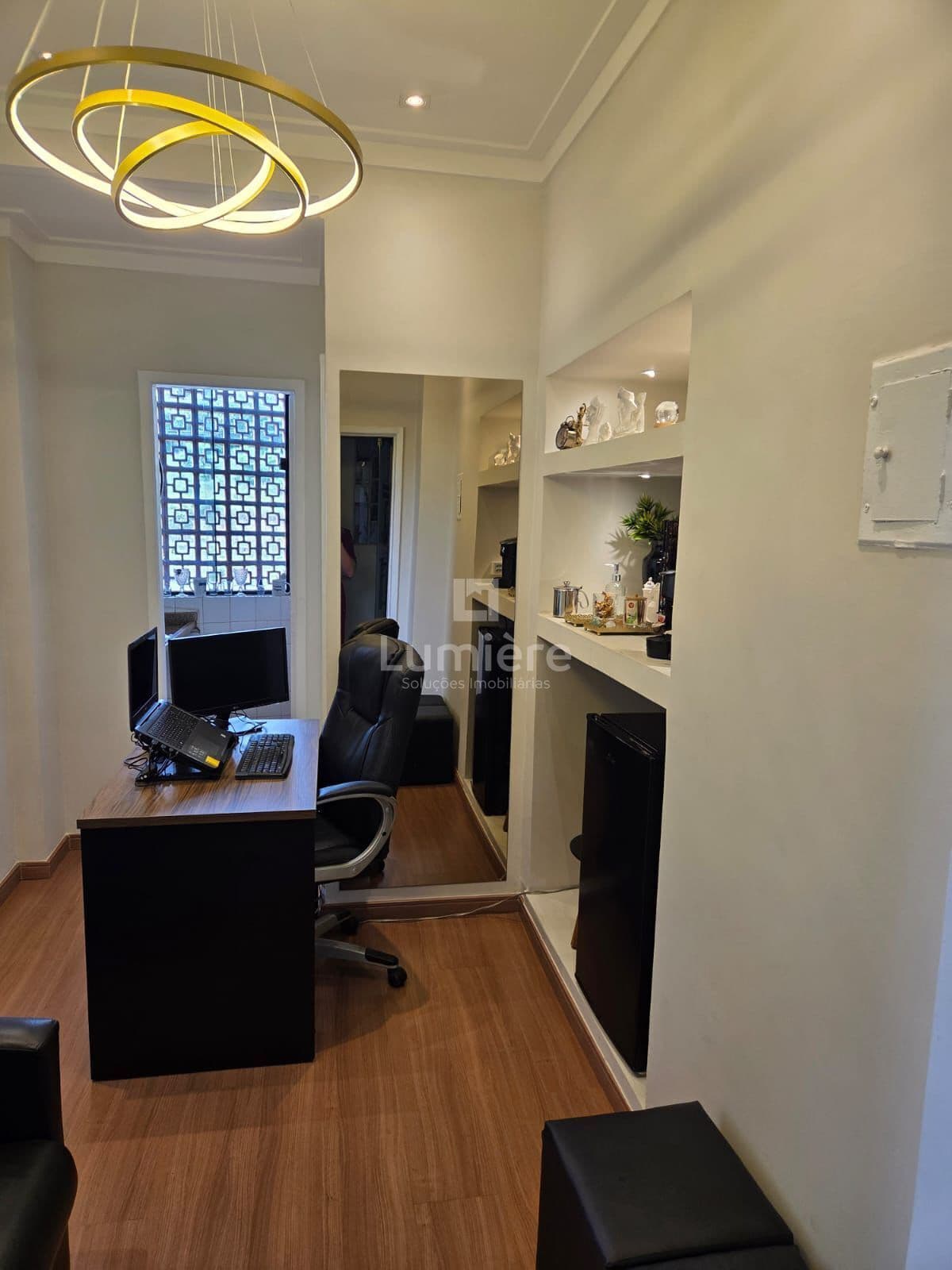 Sala Comercial 38m² na Av. Amaral Peixoto, Volta Redonda - RJ