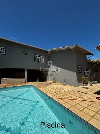 Casa Duplex 3 Suítes e Área de Lazer no Bairro de Fátima, Barra do Piraí - RJ.