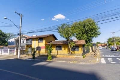 CASA Á VENDA NO CENTRO DE GRAVATAI
