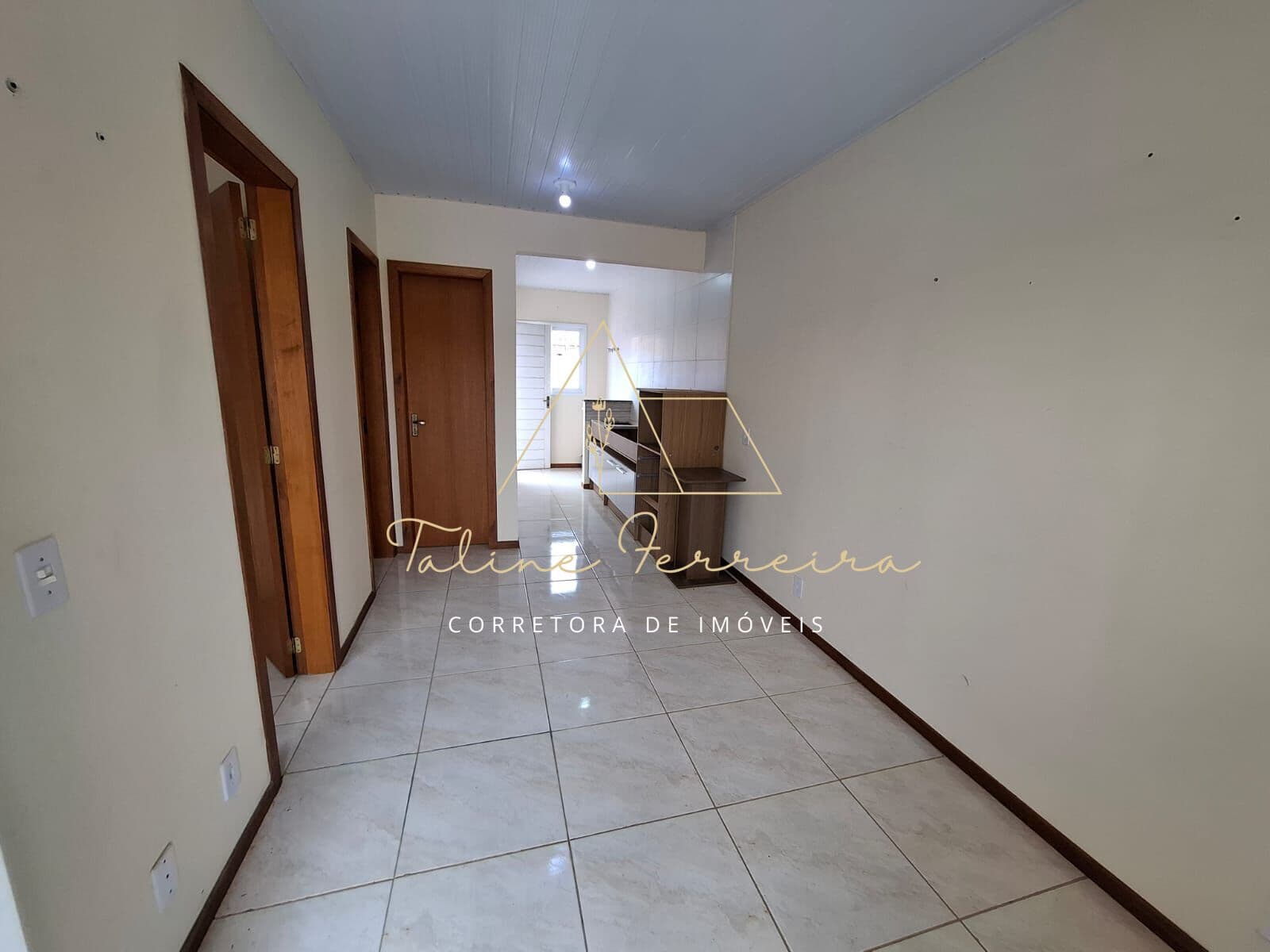 CASA 2 DORMITORIOS AMPLO PATIO Á VENDA EM CACHOEIRINHA