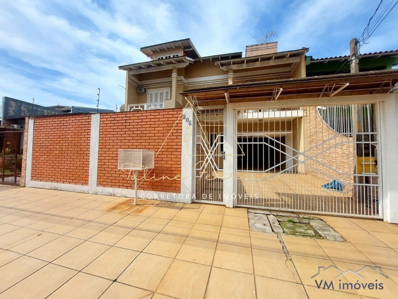 Sobrado à Venda, 4 dormitórios, 2 suítes, no Parque da Matriz