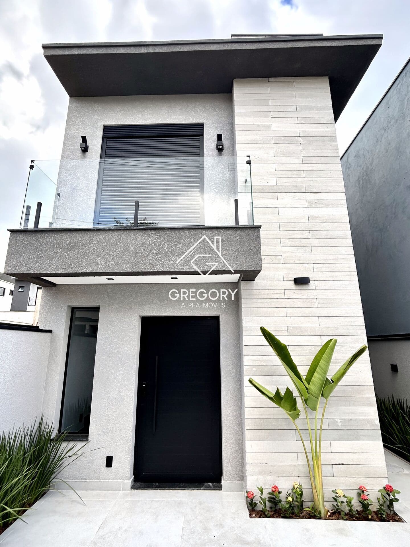 Linda casa com banheira e piscina no Condomínio NOVA JAGUARI - VILLAS DO JAGUARI