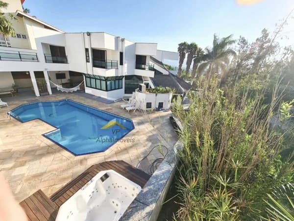 Casa em Condomínio para Venda e Aluguel em Alphaville Santana de Parnaíba-SP