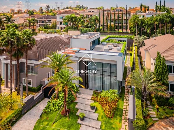 Casa à venda com 6 suítes, 1.470m², rooftop e garagem para 15 carros