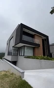 TOTALMENTO MOBILIADA NO TAMBORÉ 10 com vista