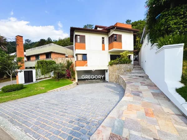 Casa de Alto Padrão no Residencial Alphaville 10 – Santana de Parnaíba