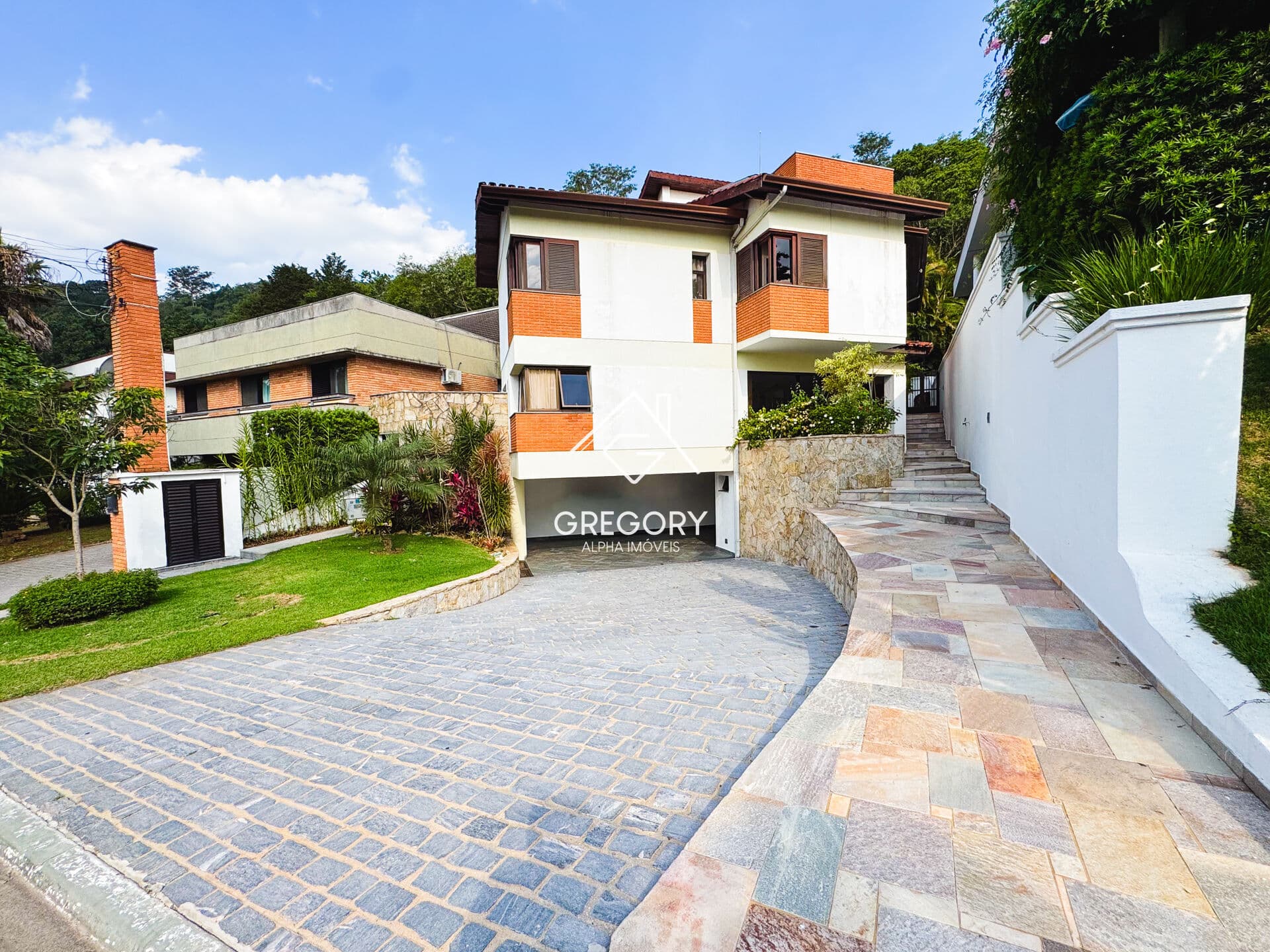 Casa de Alto Padrão no Residencial Alphaville 10 – Santana de Parnaíba