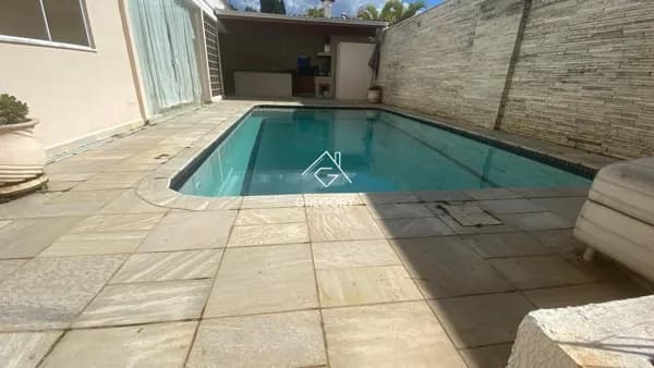 CASA À VENDA NO Tamboré 6 — AMPLO ESPAÇO E LAZER COMPLETO
