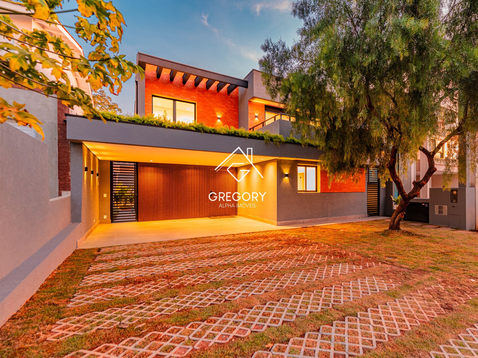 Casa Nova à Venda | 4 Suítes | 317 m² | Condomínio Alphaville 04