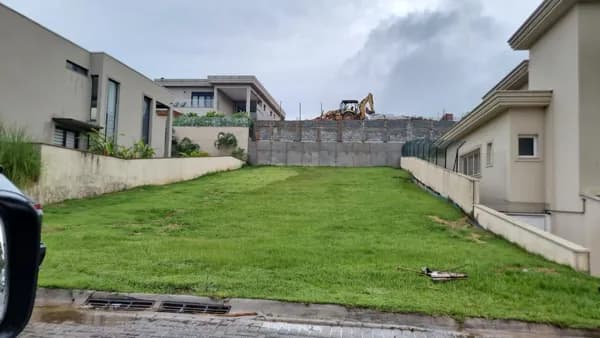 Rua mais plana do condominio
