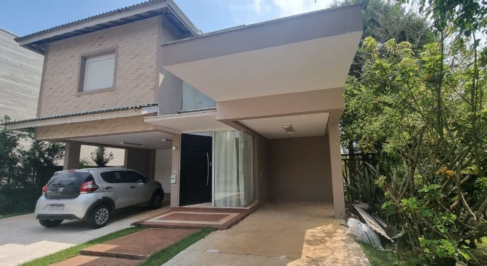 Casa em Condomínio COM VISTA P/MATA