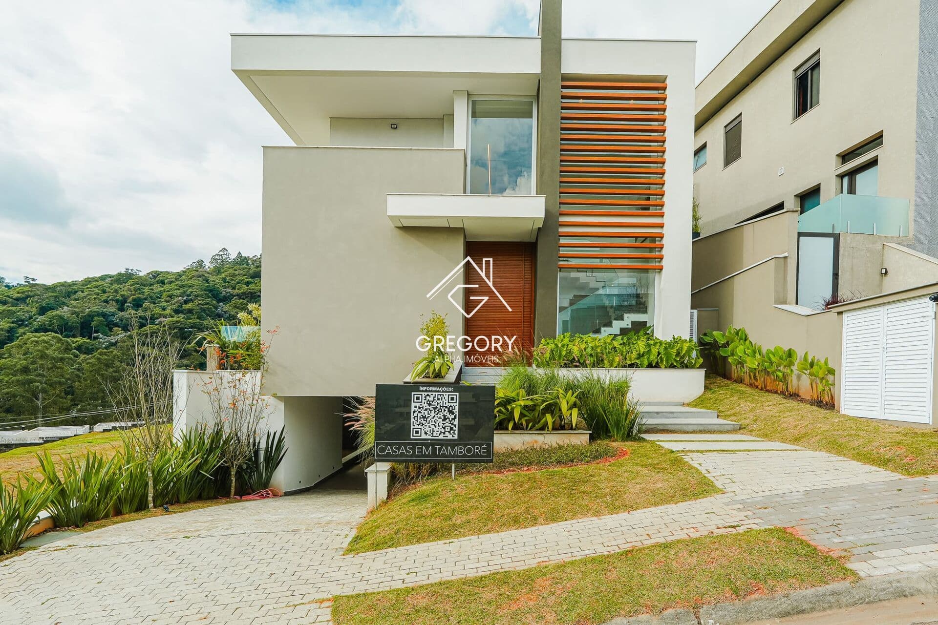 🏡 CASA DE ALTO PADRÃO NO Tamboré 10