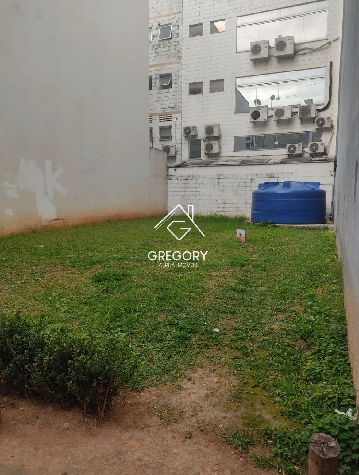 Terreno comercial com excelente posicionamento no Centro de Apoio 2