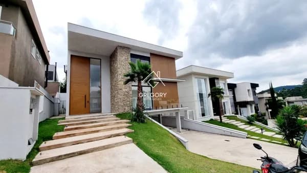 Casa novinha TAMBORÉ 11