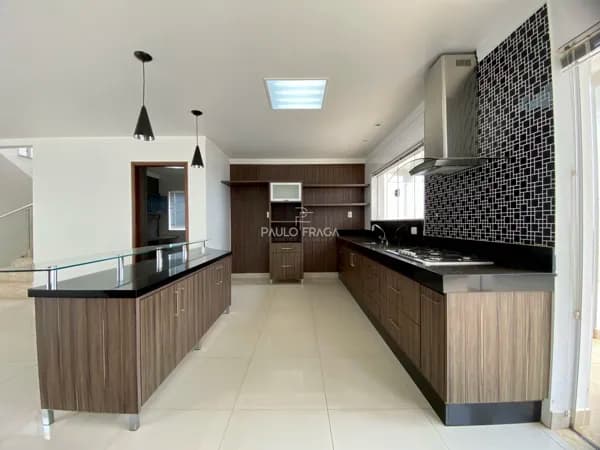 Sobrado em Passos - Parque Residencial Eldorado