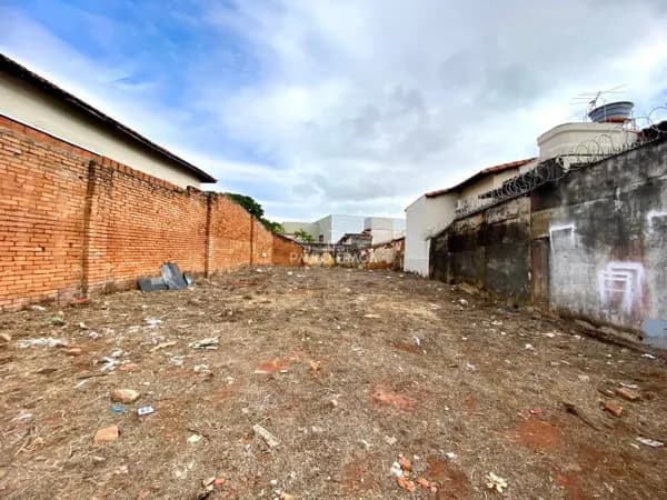 Lote/Terreno em Passos - Centro