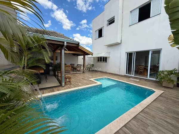 Casa em Passos - Vila Rica