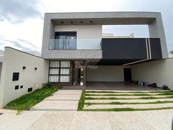 Sobrado em Passos - Jardim Vila Rica