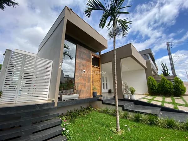 Casa em Passos - Condomínio Monte Belo