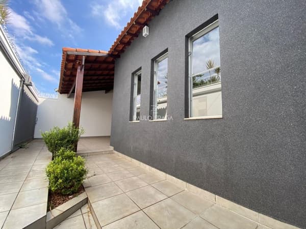 Casa em Passos - Jardim Panorama