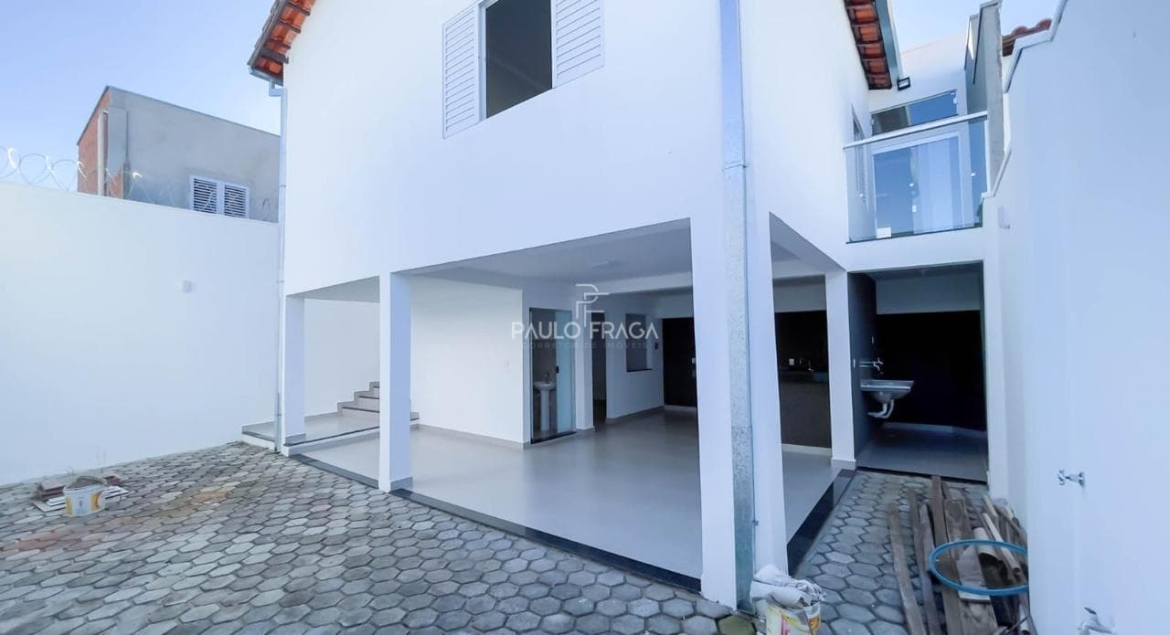 Casa em Passos - Parque das Aroeiras
